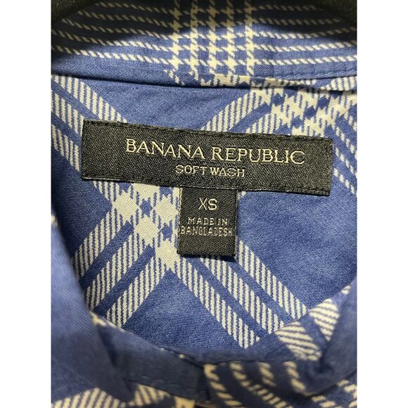 Bundle of 3 Career Shirts, Brooks Brothers, Ann Taylor, Banana Republic - Picture 9 of 14